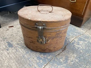 Vintage Old Brown Metal Oval Tin Hat Box with Lid Display Storage - Picture 1 of 7