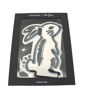 Funda para teléfono Coach iPhone Selena Gomez Chalk Bunny - Imagen 1 de 3