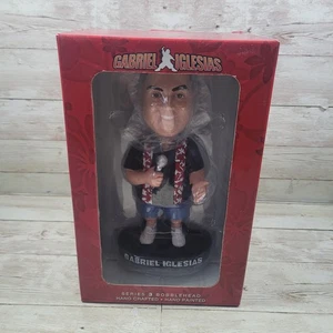 Gabriel Iglesias flauschige Wackelkopf signiert kostenloser Versand  - Bild 1 von 7