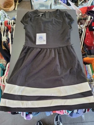 Vestido feminino tamanho 14 cinza/branco por Amy Byer - Imagem 1 de 4