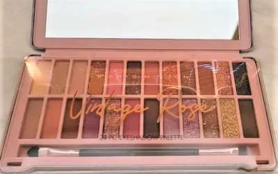 Juego de paleta de sombras de ojos Paris Hilton, selecciona opción Foto 1 de 2