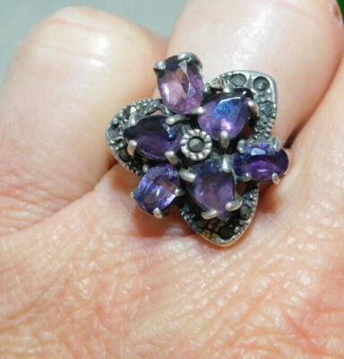 Grande Fiore Argento Sterling Viola Ametista Marcasite Misura 8 Anello 9g 69 - Immagine 1 di 4