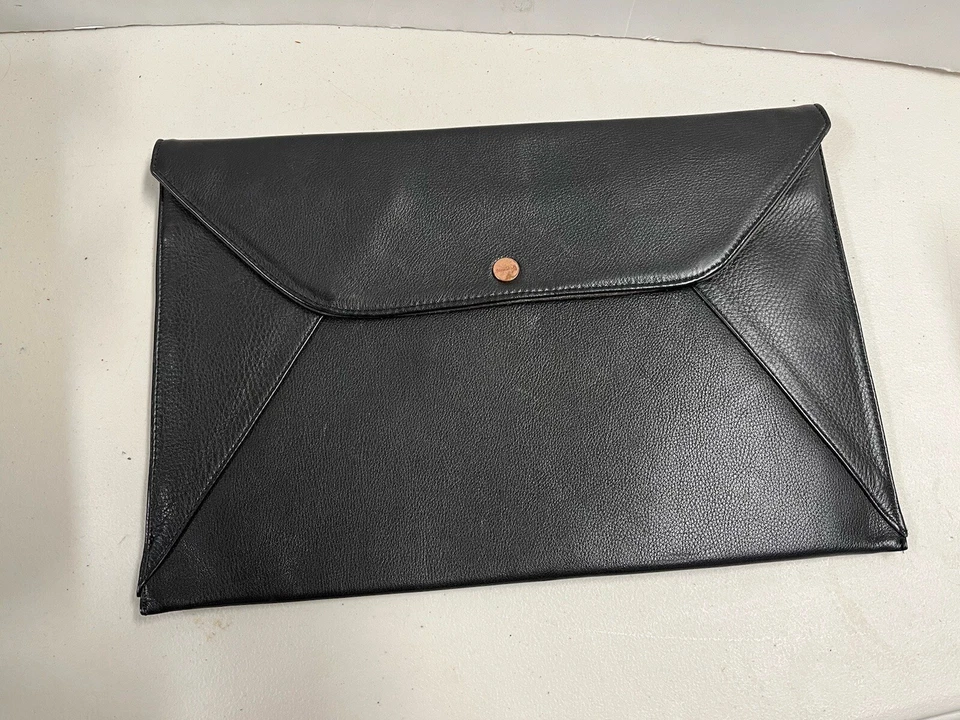 Estuche tipo folio negro de cuero Shinola cierre magnético a presión 9,5" x 14,5 Foto 1 de 4