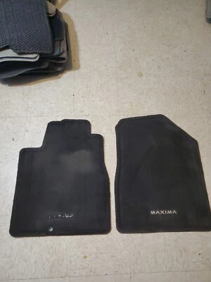 Alfombrillas negras Nissan Máxima 2003-2008 Fromt OEM (2 piezas) Foto 1 de 4
