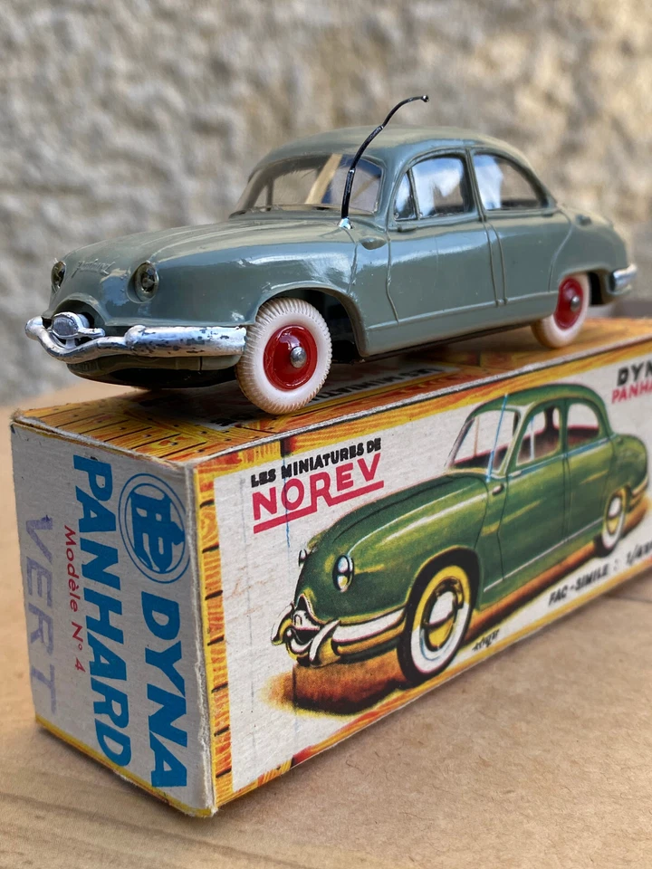 Norev & Dyna Panhard & Model 4 & 绿色微型汽车和玩具 — 第 1/4 张图片