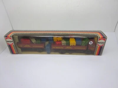 Herpa: MB Flatbed Trailer 'Linde' With Loose Bottle Crates (GK16) - Image 1 of 2