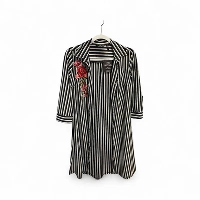 Mile Gabrielle Black White Striped Floral Embroidered Blouse Top NWT Small - Изображение 1 из 3