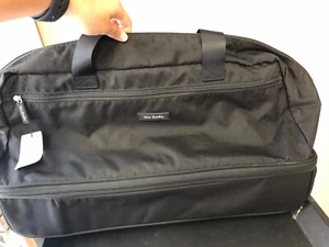 NWT Vera Bradley LIGHTEN UP WHEELED CARRY ON LUGGAGE **Black CARRY ON - Picture 1 of 5