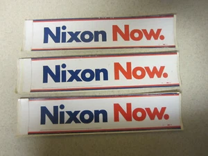 LOTTO 3 ADESIVI PARAURTI POLITICI PRESIDENZIALI NON USATI Nixon Now Richard Nixon - Foto 1 di 6