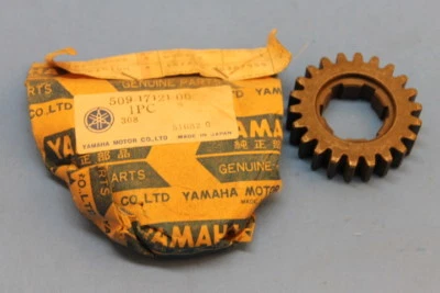 NOS Yamaha 2nd Pinion Gear YZ250C YZ250D YZ250E MX250B 1975-1978 509-17121-00-00 - Image 1 of 4