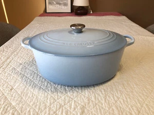 LE CREUSET #31 (6-3/4 QT. OVAL COASTAL BLUE ENAMELED CAST IRON DUTCH OVEN W/LID - Picture 1 of 12