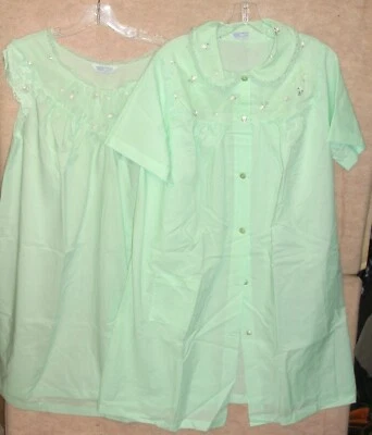 Vintage SEARS Perma-Prest 2 piece women's nightgown in original boxes , 36-38 - Image 1 of 4