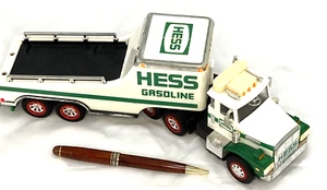Preowned LARGE HESS GASOLINE TRUCK 1988 -ALL LIGHTS WORK, NO DINGS, VERY GOOD - Picture 1 of 6