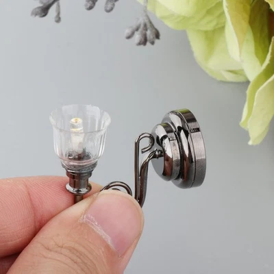 Lampada da parete antica 1:12 Mini lampada da parete a batteria Decorazioni - Immagine 1 di 4