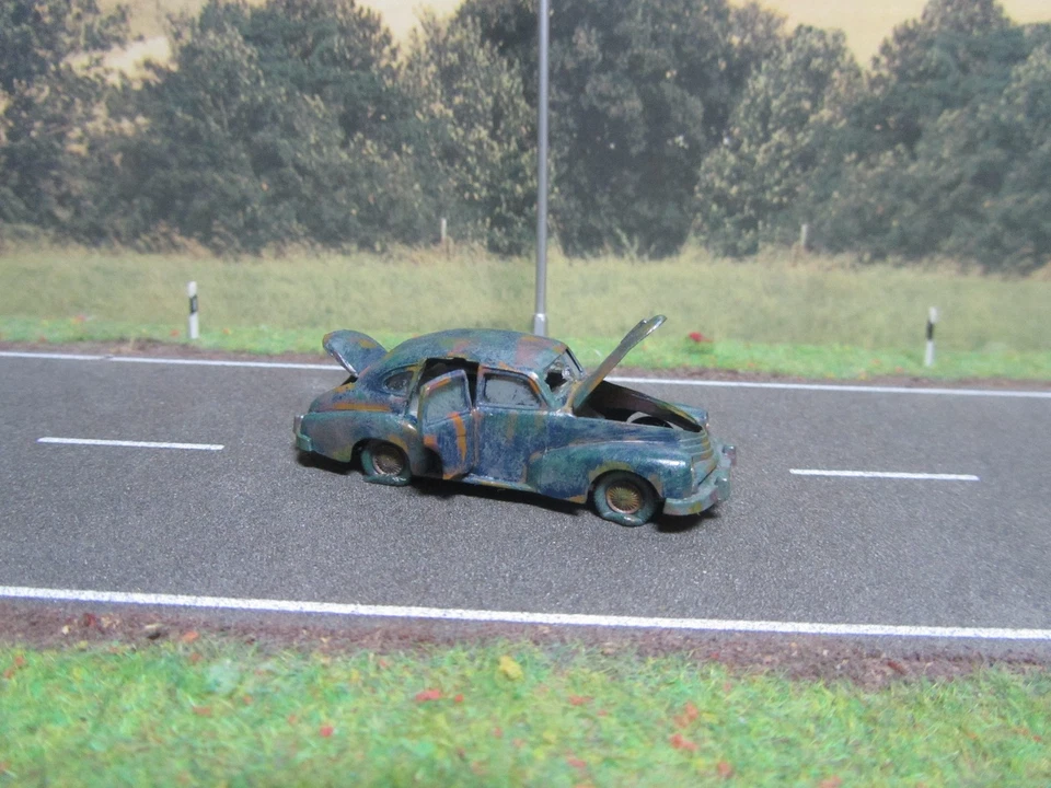 Opel Kapitän 1951 Scheunenfund Autowrack Schrottplatz Patina 1:87 H0 HO UNIKAT - Bild 1 von 4