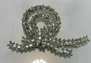 Vintage Napier Knot Bow Rhinestone Brooch Silver Tone High Sparkle - Picture 1 of 6