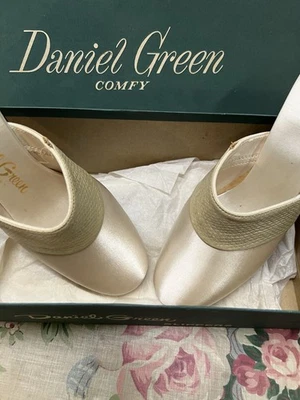 50s/60s DANIEL GREEN Slippers In Original Box DEADSTOCK DISPLAY Only - Image 1 of 4