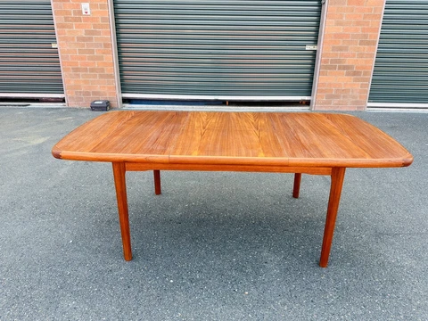 Beautiful Mid Century Danish Mobler Teak Extension Dining Table W/ Butterfly Lea Cover