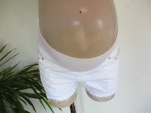 TOPSHOP MOTO MATERNITY WHITE DENIM UNDER BUMP JEANS SHORTS SIZE 10 - Picture 1 of 3