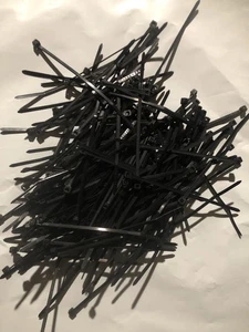 700 piezas 4 pulgadas nailon cremallera bridas pequeño cable envolturas para uso en interiores y exteriores - Imagen 1 de 7