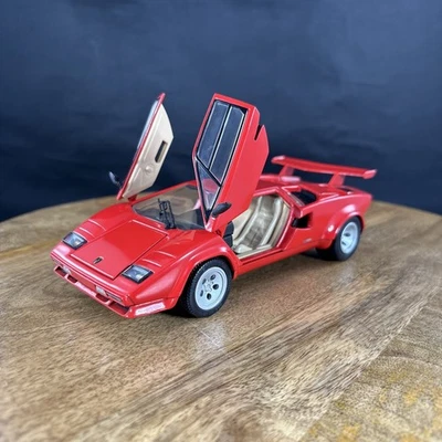 Литой автомобиль Franklin Mint 1985 Lamborghini Countach красный 5000 S масштаб 1:24 - Изображение 1 из 4
