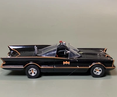 Batimóvil Diecast DC Comics Jada Escala 1:32 1966 Clásico Batman 98680 Pull Back Foto 1 de 4