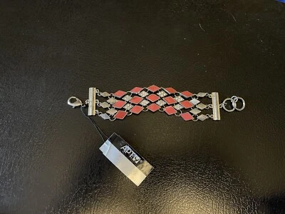 Розовый бриллиант в форме кронштейна Apt 9 - Изображение 1 из 4