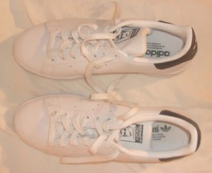 ZAPATOS DEPORTIVOS ADIDAS STAN SMITH TALLA 9 USADOS EN MUY BUEN ESTADO UK 7 1/2 - Imagen 1 de 5
