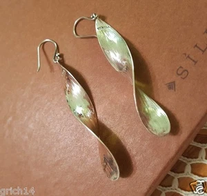 Silpada .925 Sterling Silver Free-Flowing Ribbon Earrings W2841 NEW! Retired - Picture 1 of 6