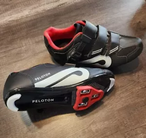 Peloton Cycling Shoes Woman's Size 39 Black And White With Cleats PL-SH-02 - Picture 1 of 1