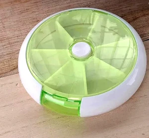 Dispensador de píldoras de 7 días medicina tableta almacenamiento organizador estuche caja semanal Reino Unido pequeño - Imagen 1 de 2