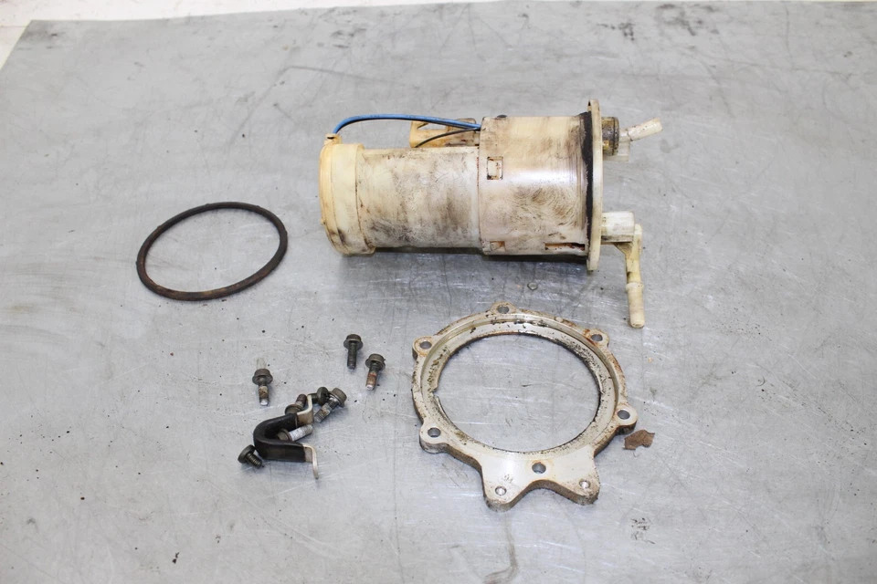 03-05 Yamaha R6 R6S YZF 600 2003 OEM BOMBA DE COMBUSTIBLE GASOLINA UNIDAD DE ENVÍO Foto 1 de 4