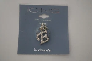 M2 Glam E Clip On Charm für Armband Claire's Schmuck - Bild 1 von 2