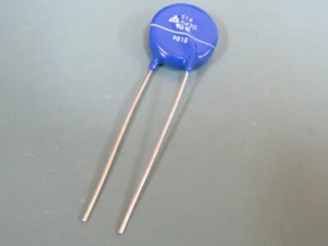 Siemens Matsushita Components (S+M) S14K420 Qty of 50 per Lot Varistor 612V 4.5 - Picture 1 of 6
