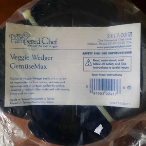 Pampered Chef Veggie Wedger Potato Wedges Apple Fruit Slicer - NEW IN SEALED BAG - Picture 1 of 3