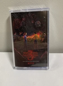 Stranger Things 3 Cassette Tape Soundtrack Rarität blau - Bild 1 von 4