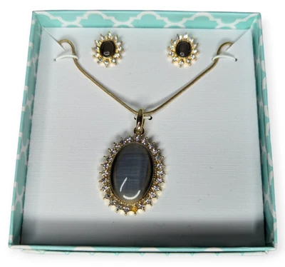 Nuevo con etiquetas Juego de Pendientes y Collar con Piedras Grises y Cadena Tono Dorado Foto 1 de 4