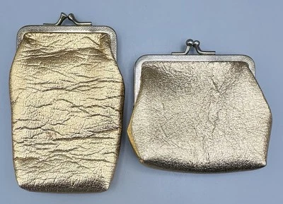 Par de monederos de colección pequeños con broche de beso imitación oro cuero metálico  Foto 1 de 3