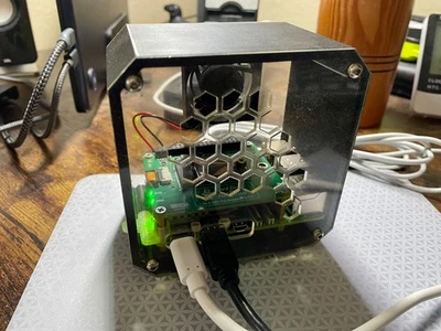 RASPBERRY PI 5 4GB M.2 HAT 1TB SSD CUSTOM CASE W/FAN - Image 1 of 4