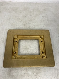 WIREMOLD WALKER 817B ALFOMBRA DE LATÓN O BRIDA DE AZULEJOS CAJA DE UNA SOLA PANDILLA 6”x5” - Imagen 1 de 3