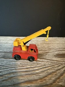 Matchbox Lesney No.42 Iron Fairy Crane 1969 grúa fundida a presión roja de 3" con pluma amarilla - Imagen 1 de 5