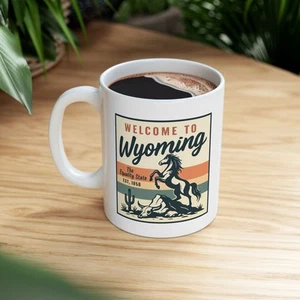 Bienvenido a Wyoming - Taza de cerámica estilo retro - Taza de café del estado del hogar regalo - Imagen 1 de 17