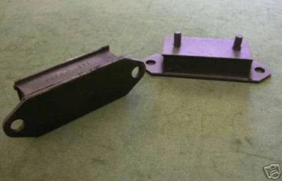 JAGUAR DAIMLER XJ6 XJ12 OBLONG GEAR BOX MOUNTINGS C32461 X 2 - Image 1 of 1