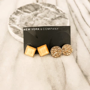 New York & Company Earrings Set Gold Toned Multicolor Stud Sophisticated Glam - Picture 1 of 3