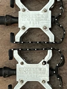 Rare ODYSSEY BLACK WIDOW LITE PEDALS 9/16" Old School BMX For Three Piece Cranks - Picture 1 of 6