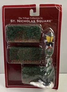 St. Nicholas Square Holly Bush Hedges & Street Lamp Unopened Package - Picture 1 of 9