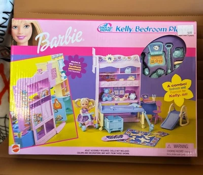 Nuevo Kelly Sister Barbie Muñeca Dormitorio Juego Todo En Casa 88916 Mattel 2001 Foto 1 de 4