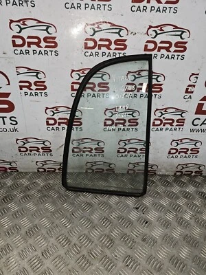 SUZUKI VITARA MK2 DOOR WINDOW QUARTER 1/4 GLASS DRIVERS REAR OSR (1998 - 2005) - Image 1 of 4