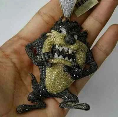 Colgante de dibujos animados de diamantes de corte redondo de 4 quilates enchapado en oro blanco de 14 k de hip hop Foto 1 de 4