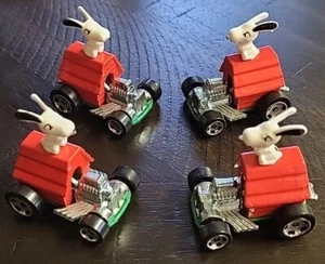 (4×) Hot Wheels 1/64 HW City- Snoopy LOOSE MINT - Picture 1 of 2
